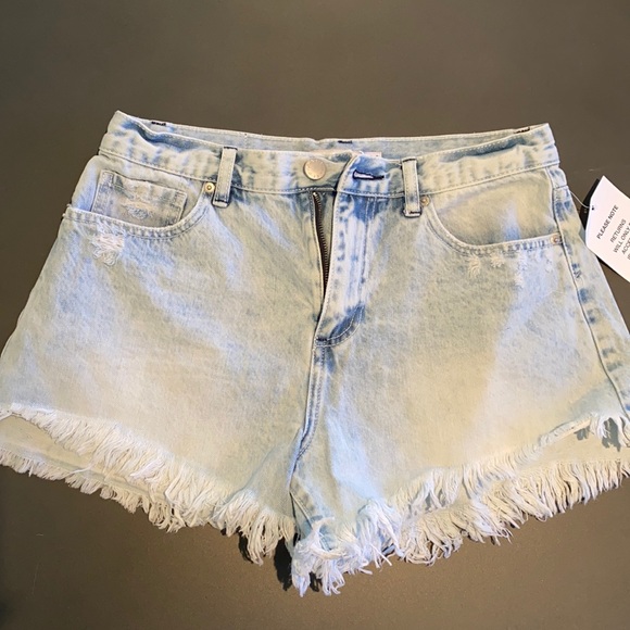 DECJUBA Pants - Luxe Raw Hem Denim Short - ACID WASH / 10